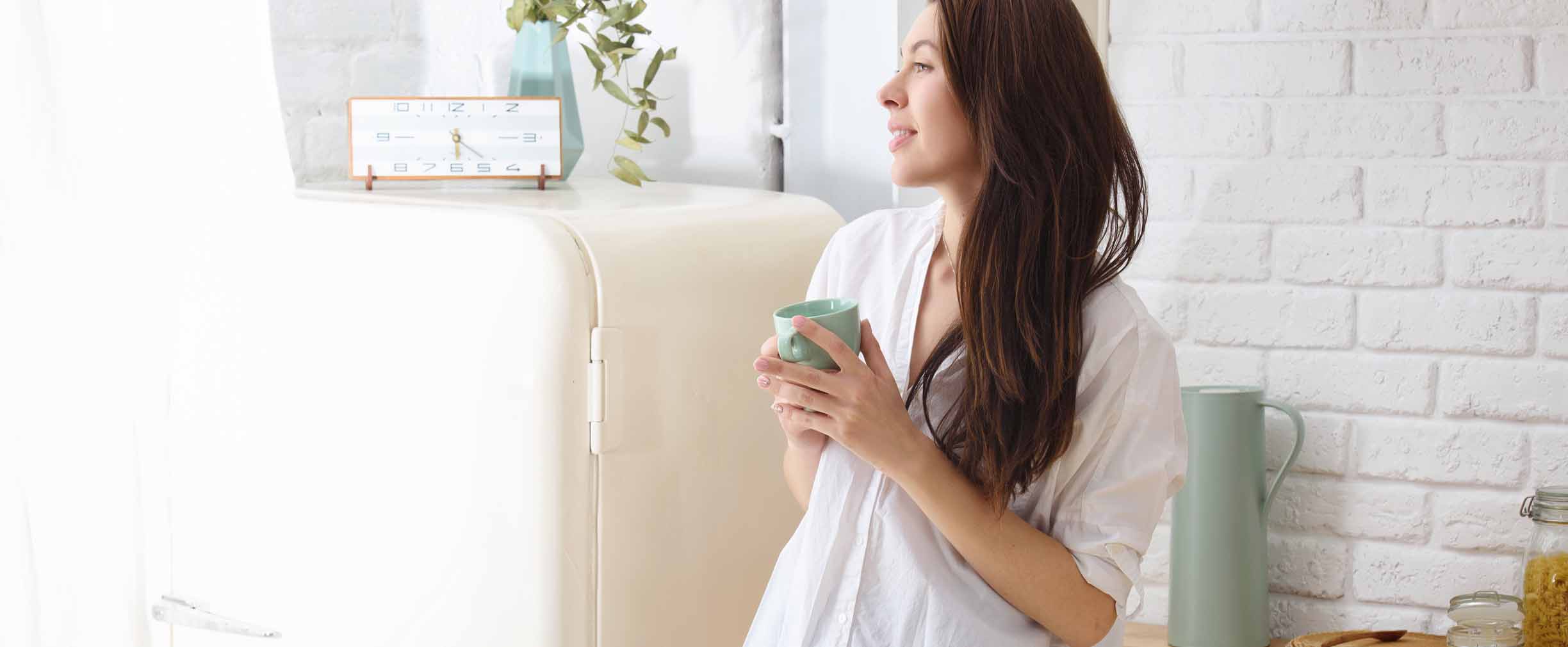 woman drinking coffee