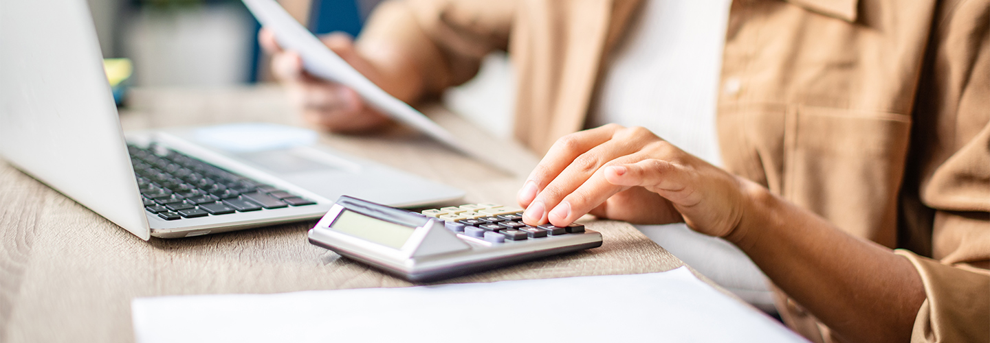 Admin Face Icon Financial Management for Contractors | Regions Bank