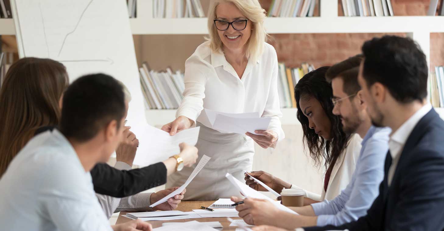 Invierta en un programa de bienestar financiero para sus empleados