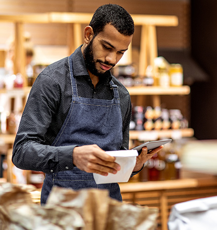 Employee working at a grocery shop